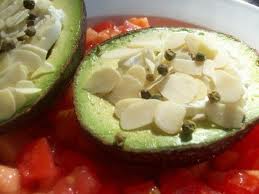 Recette : Avocats farcis au bleu et aux noix