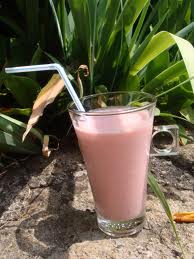 Recette : Cocktail lait-coco-fraise