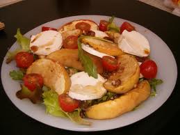 Recette : Salade au ch�vre et aux pommes caram�lis�es